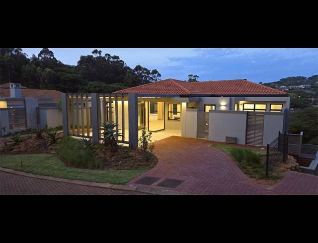 4 BEDROOM HOUSE FOR SALE IN PORT ZIMBALI